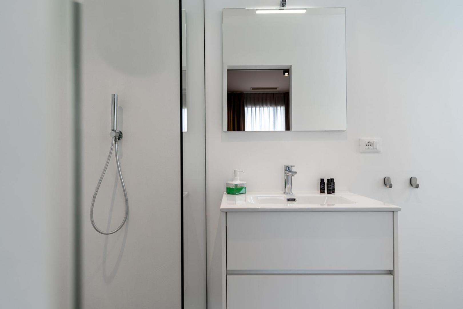 Amare Suite & Apartments Белариа-Игеа Марина Екстериор снимка