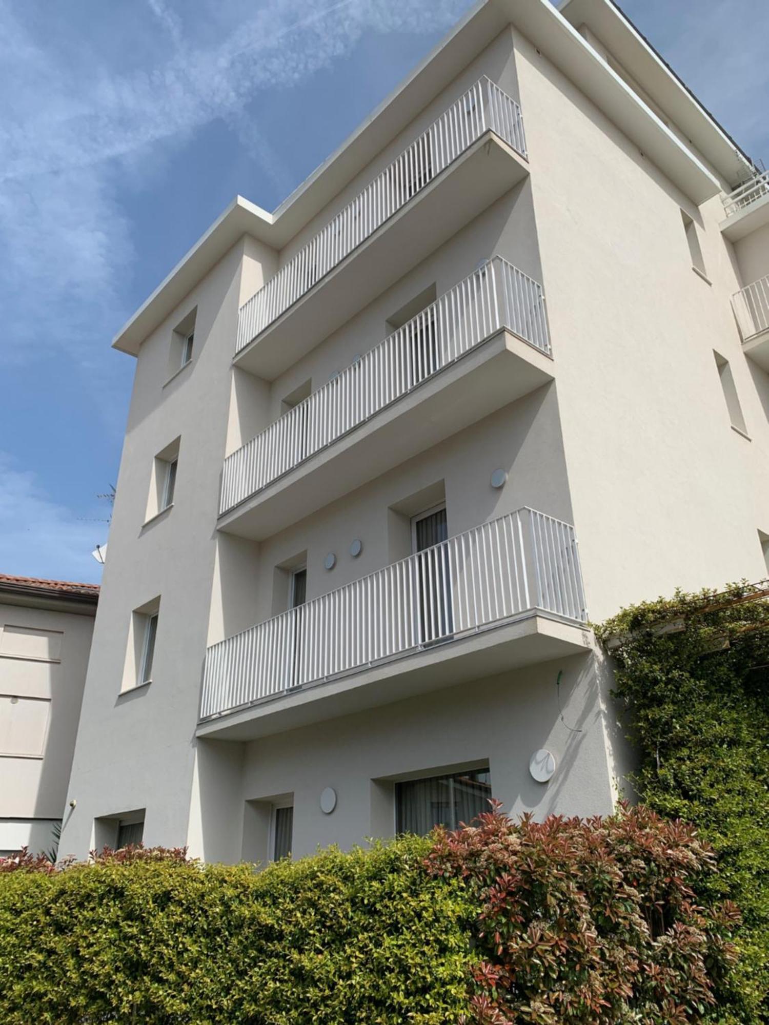Amare Suite & Apartments Белариа-Игеа Марина Екстериор снимка